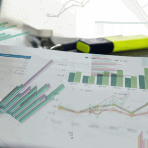 Neue Regulierungen erhöhen Kapitalanforderungen für Banken bei fossilen Investments. Experten sehen darin wichtigen Schritt für mehr Klimaschutz und Finanzstabilität.